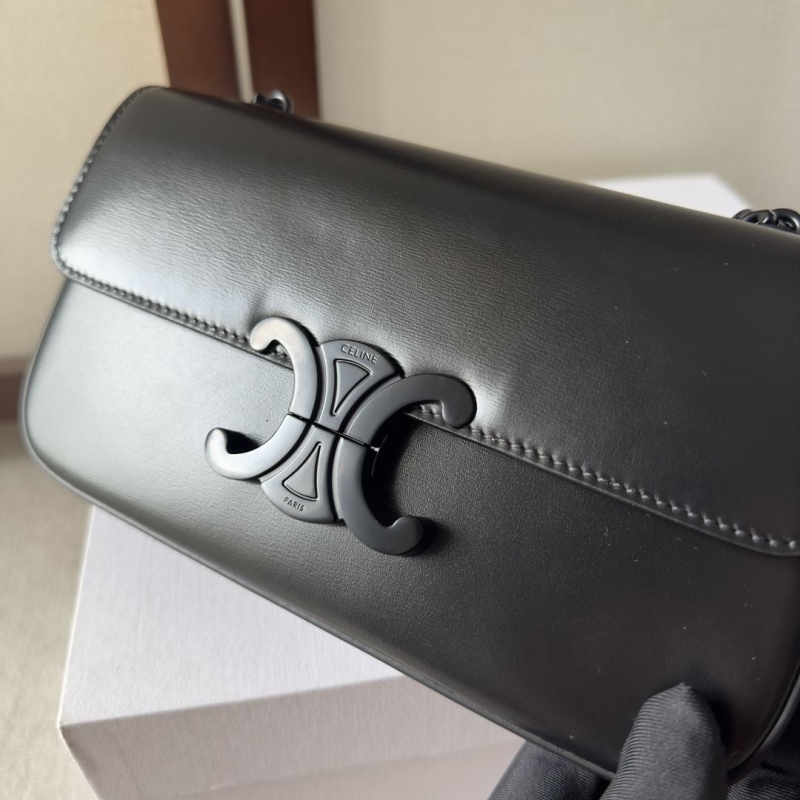 Ce1i*e triomphe bags